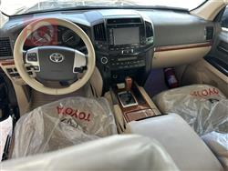 تۆیۆتا لاند کروزەر